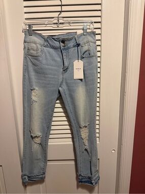 Cello Light Blue Distressed Cropped Jeans /size 7 NWT